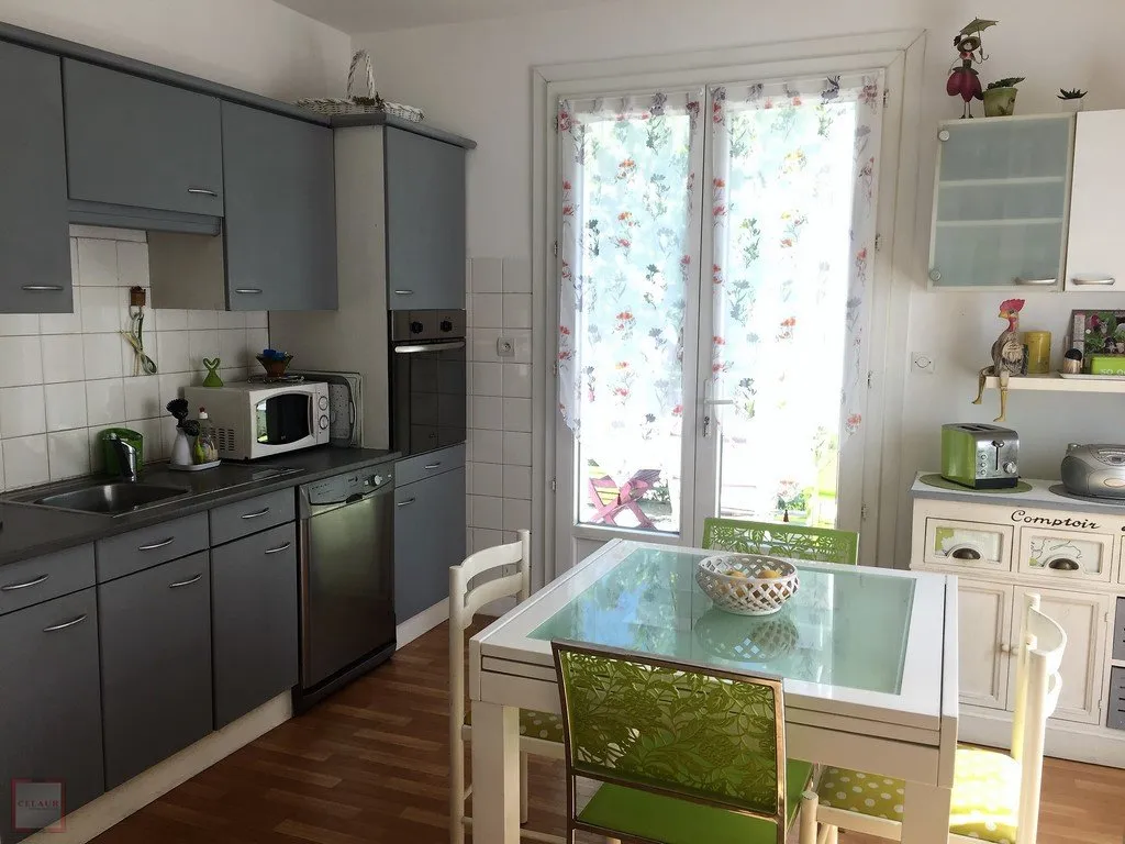 MAISON DE VILLE AU CALME JARDIN 600 M²