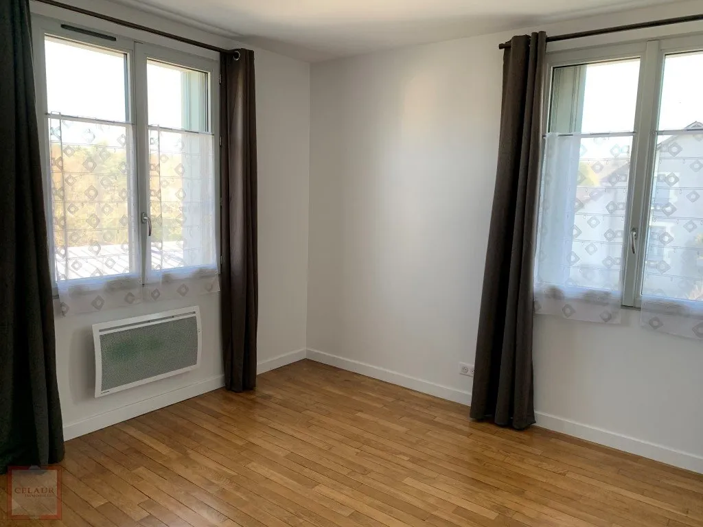 LOCATION ARGENTAT BEL APPARTEMENT T4 AVEC GARAGE ET JARDIN