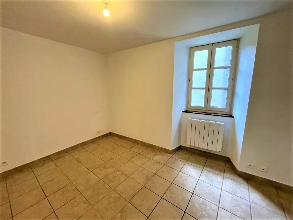 A LOUER APPARTEMENT T2 AVEC CAVE