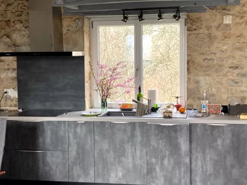 Corps de ferme en pierre