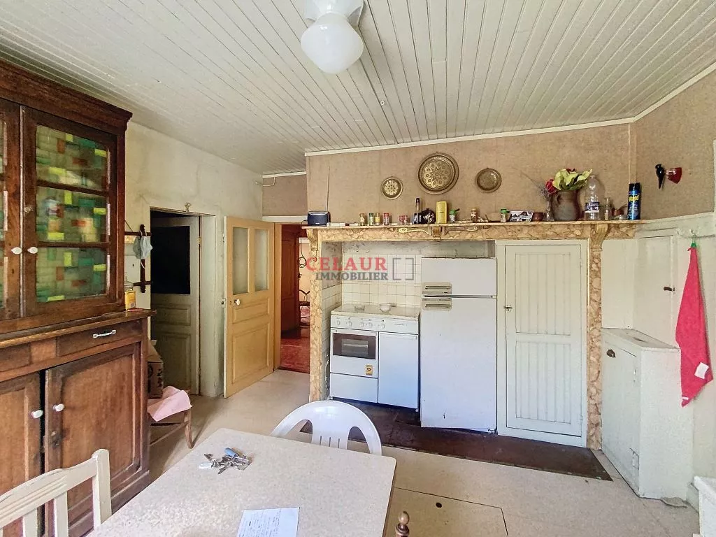 TOWN HOUSE TO RESTORE