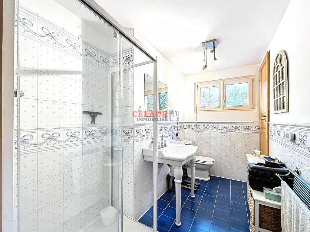 MAISON  5 CHAMBRES AVEC PISCINE PRÈS D'ARGENTAT SUR DORDONNE