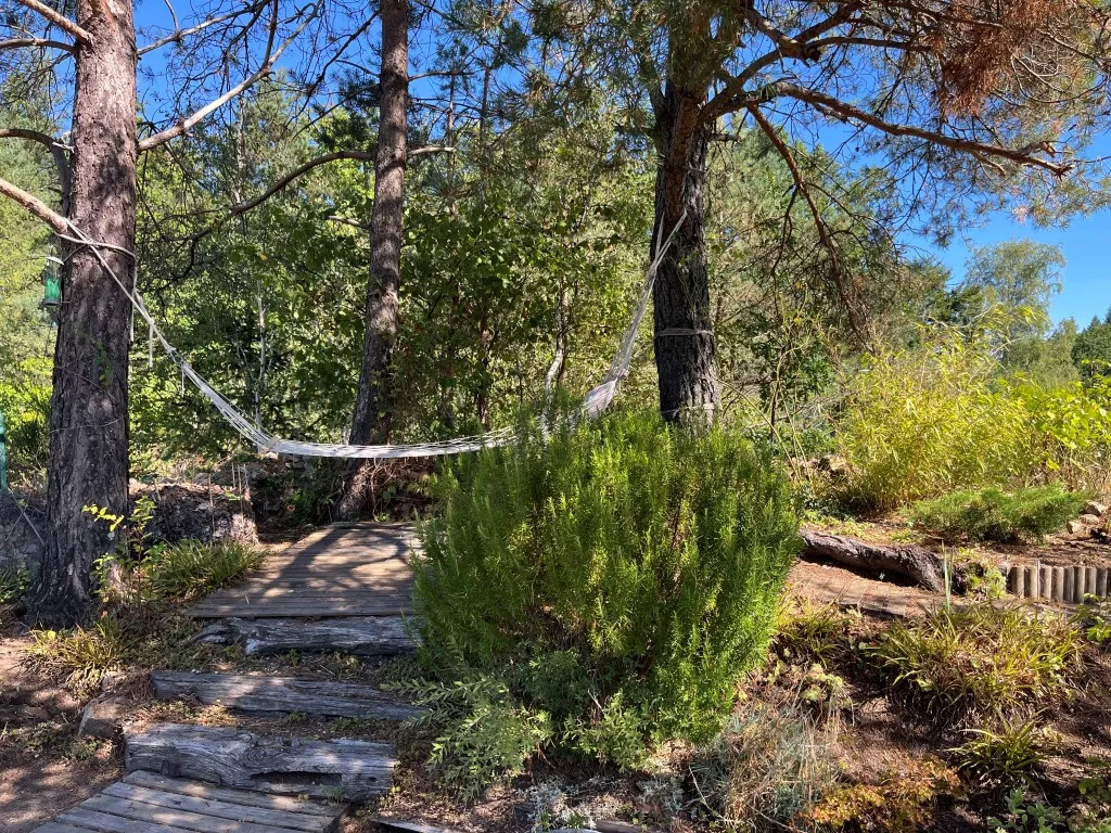 UN TRES JOLI "COSY" COTTAGE...