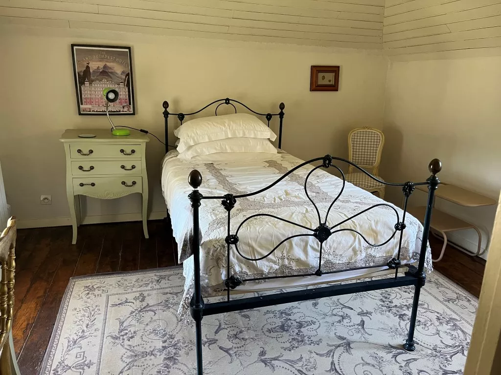 UN TRES JOLI "COSY" COTTAGE...