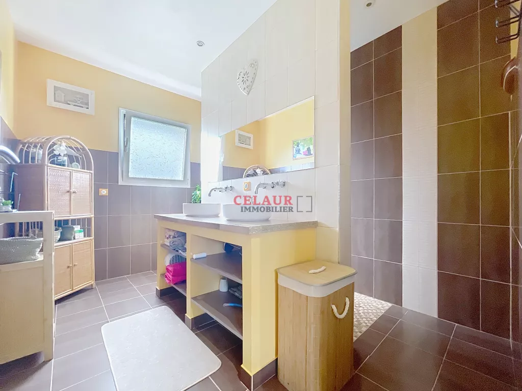 MAISON CONTEMPORAINE AVEC PISCINE &Agrave; SAINT-FORTUNADE