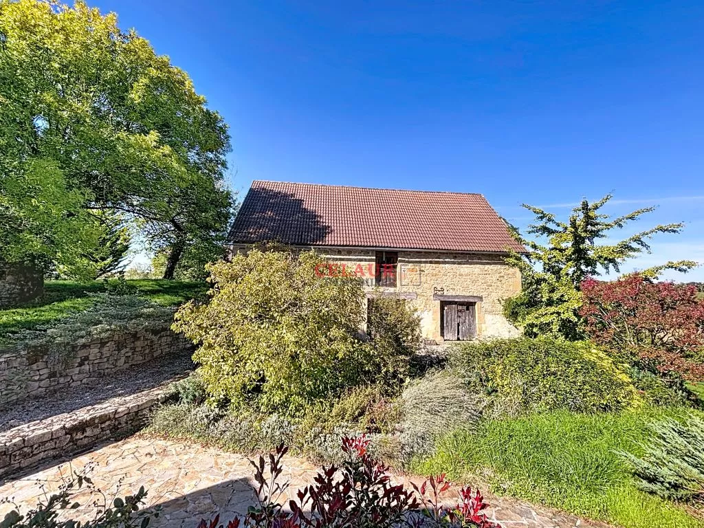 PROPRIETE AVEC MAISON ET DEPENDANCES PISCINE SUR 1 HA DE PARC CLOS