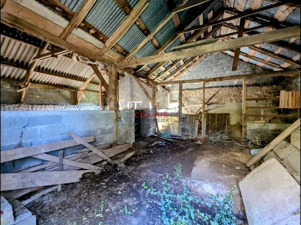 GRANGE PROCHE ARGENTAT