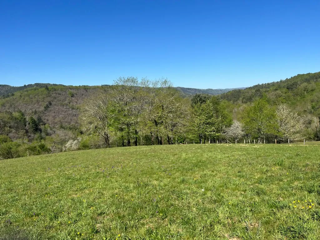 MAGNIFIQUE TERRAIN CONSTRUCTIBLE AVEC TRES BELLE VUE