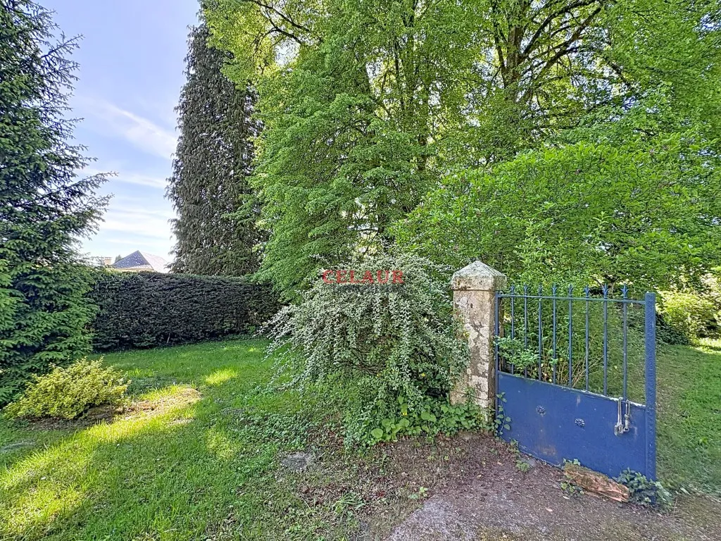 MAISON BOURGEOISE AVEC DEPENDANCE ET PARC