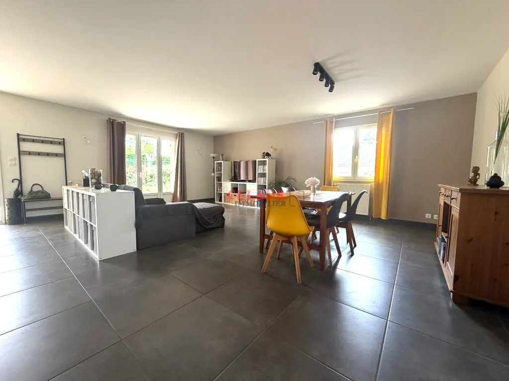 Pavillon proche du centre ville avec piscine - Dupli
