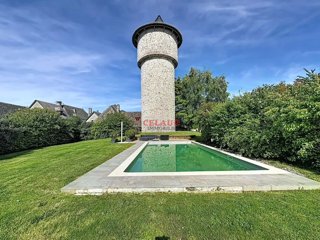 PROPRIETE EN PIERRE AVEC PARC ET PISCINE