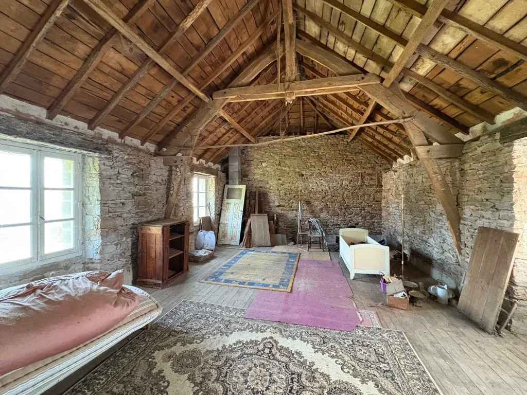 CORPS DE FERME AVEC TERRAIN 3Ha