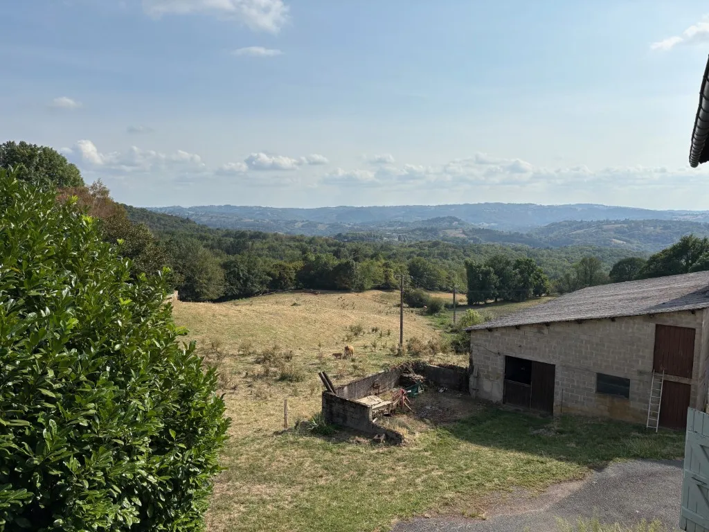 CORPS DE FERME AVEC TERRAIN 3Ha
