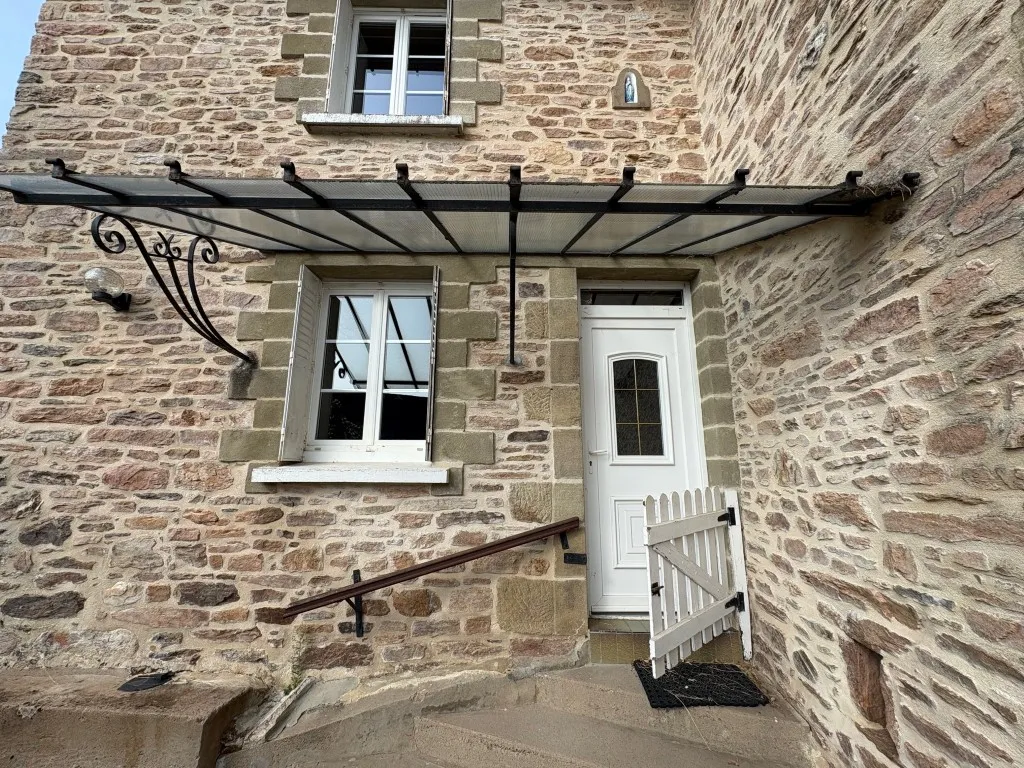 CORPS DE FERME AVEC TERRAIN 3Ha