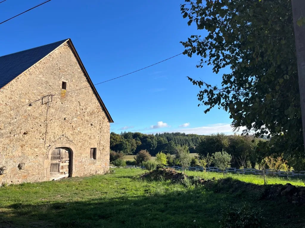 SUPERBE GRANGE AVEC VUE...